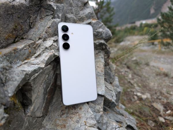 Samsung представила Galaxy S25 FE — доступ к Galaxy AI и флагманским технологиям