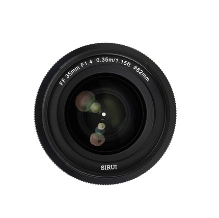 Sirui Aurora 35mm f/1.4: официально анонсирован второй полнокадровый автофокусный фикс