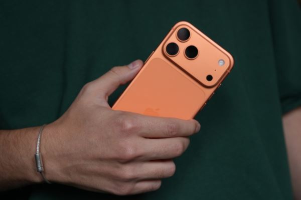 iPhone 17 Pro и iPhone 17 Pro Max уже в России (живые фотографии)